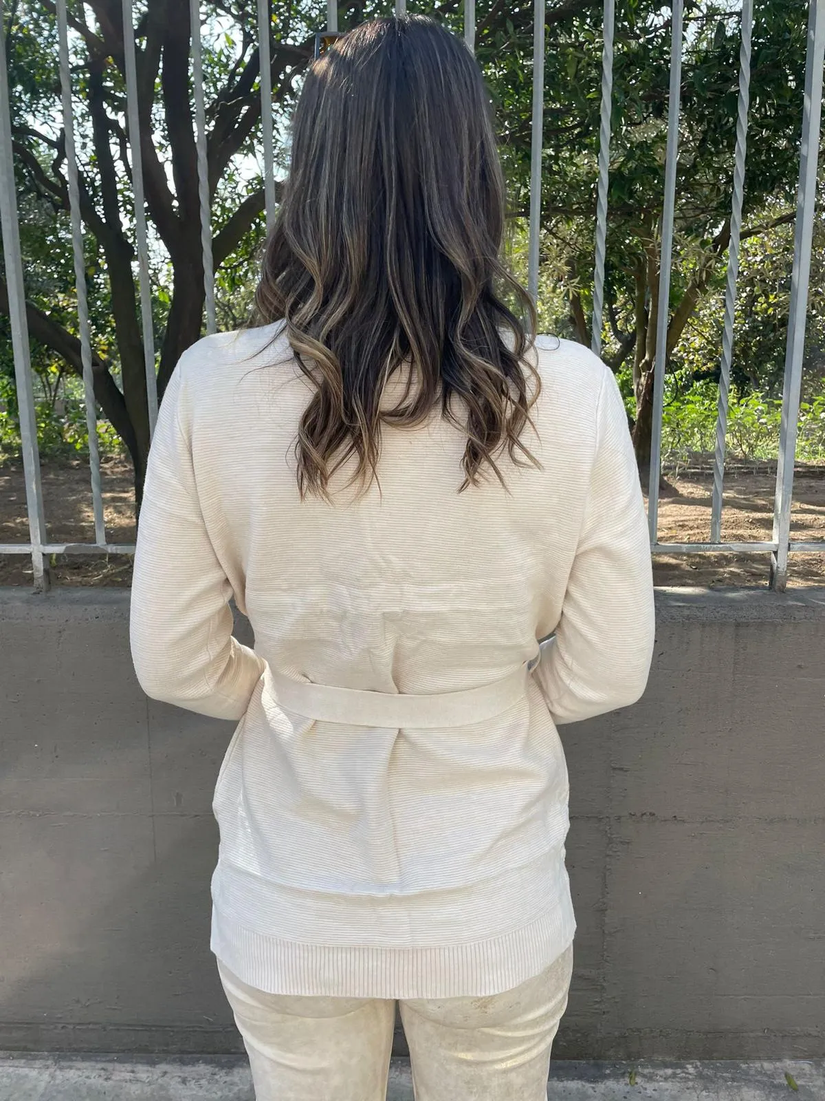 Cardigan tinta unita con cintura