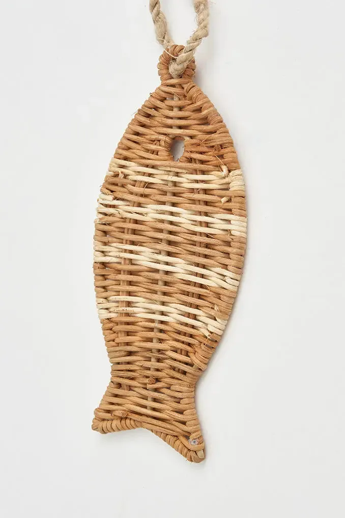 Colgante de ratán con forma de pez