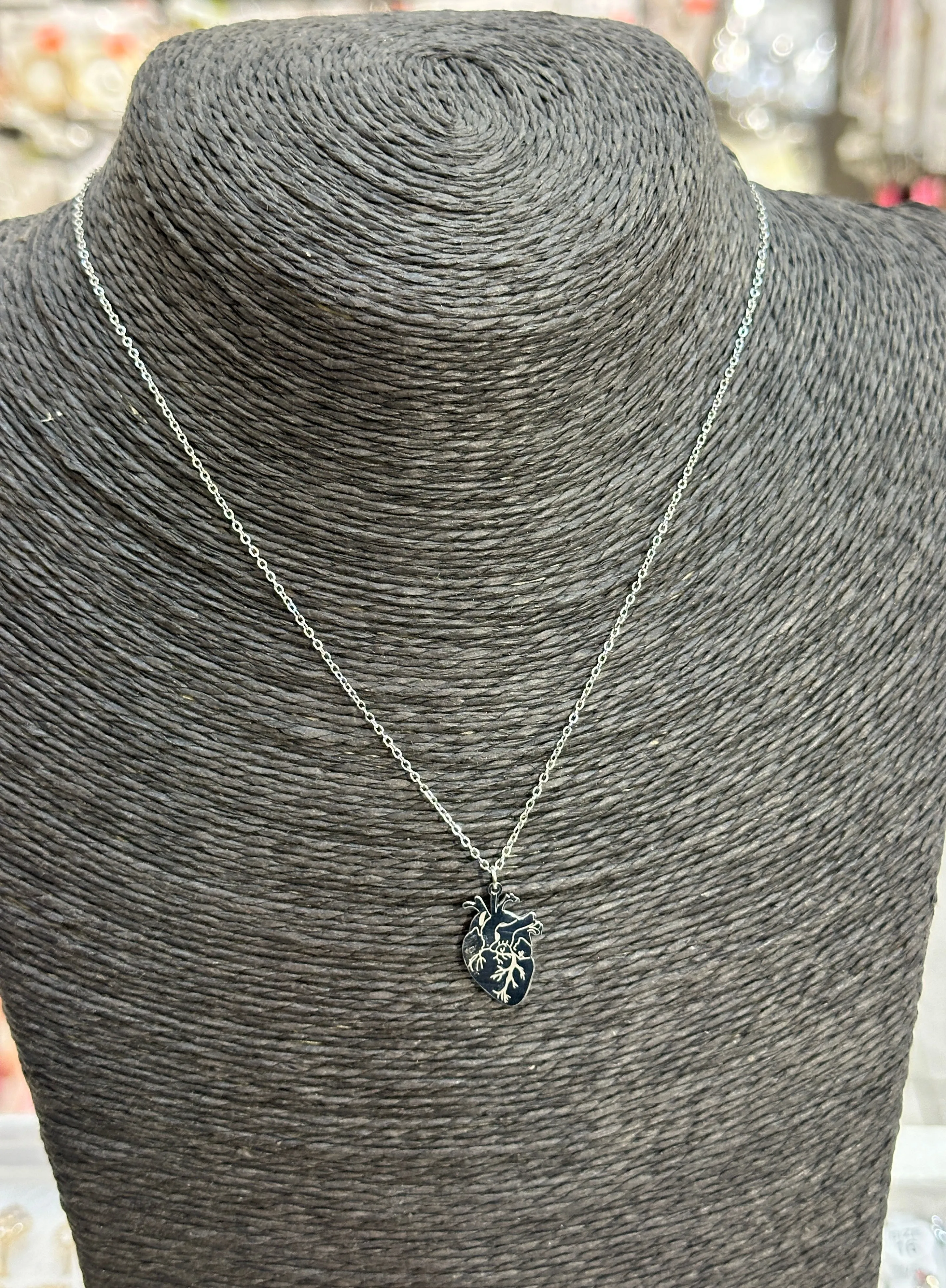 Collana a cuore anatomico