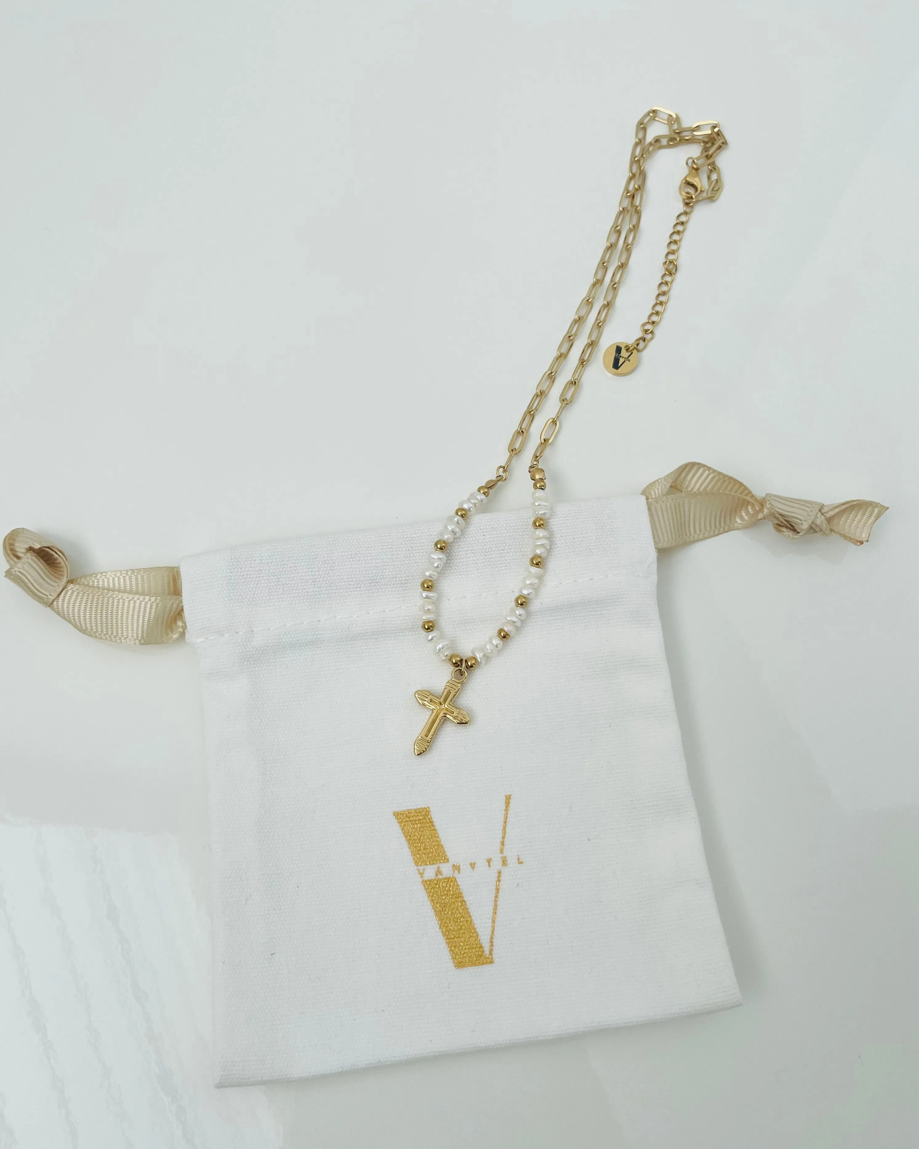 Crucecita Pearl Necklace 18”, Pearl & Stainless Steel
