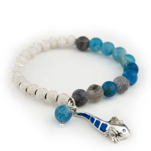 Pulsera con dije de ajolote en tonos azules