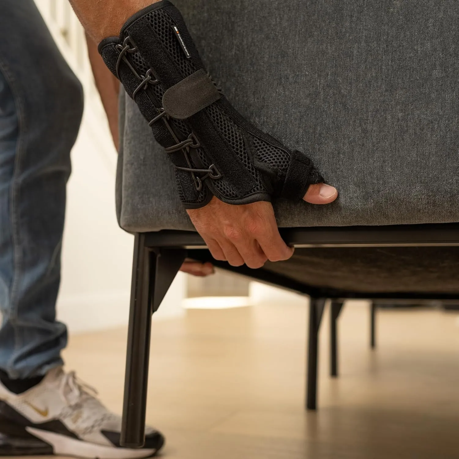 Quick-Strap Wrist & Thumb Spica Splint  Adjustable Support Brace for De Quervain's Tenosynovitis, Tendonitis, Arthritis, Sprains, and Fractures (L/XL, Right Hand)