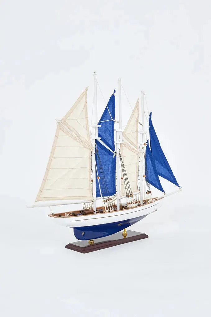 Velero de 3 mástiles