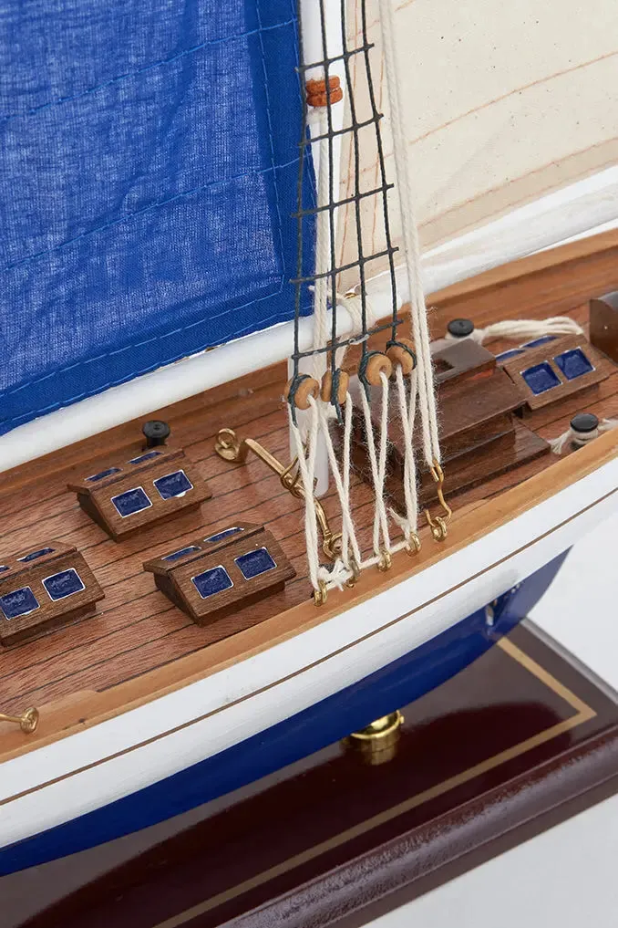 Velero de 3 mástiles