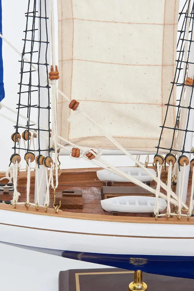 Velero de 3 mástiles