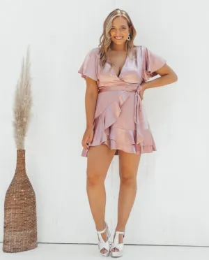 Vestido Corto Camila Satin Manga Midi Rosado